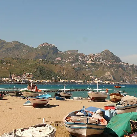 Nefele Giardini Naxos