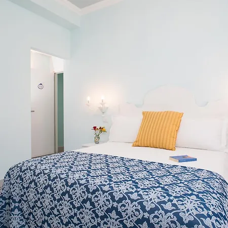 Hotel Nefele 3*
