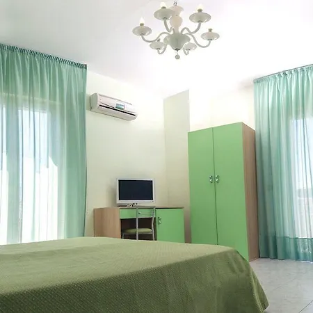 Hotel Nefele 3*
