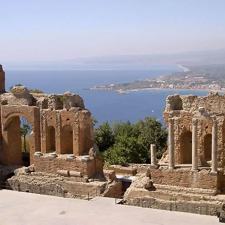 Nefele 3* Giardini-Naxos