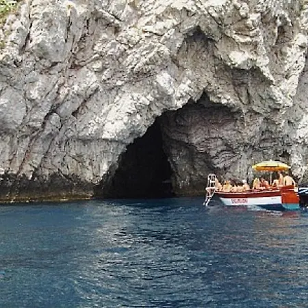 Nefele Hotel 3*
