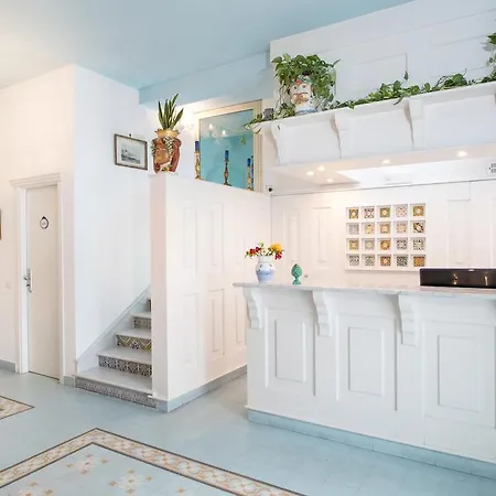 涅斐勒酒店 3* 贾迪尼-纳克索斯