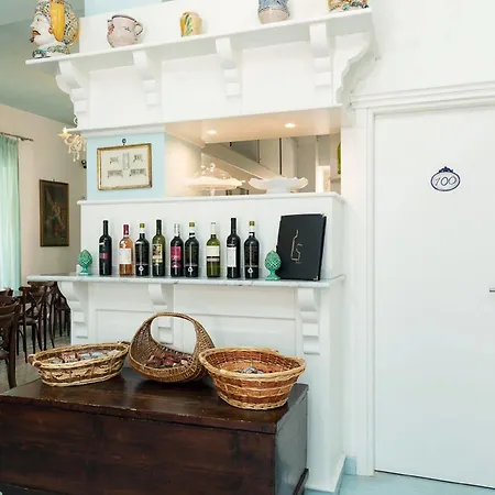 Hotel Nefele Giardini-Naxos