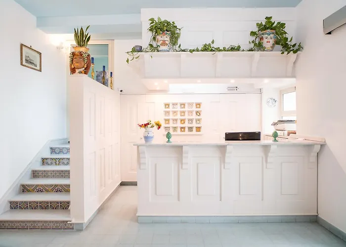 Nefele Giardini Naxos