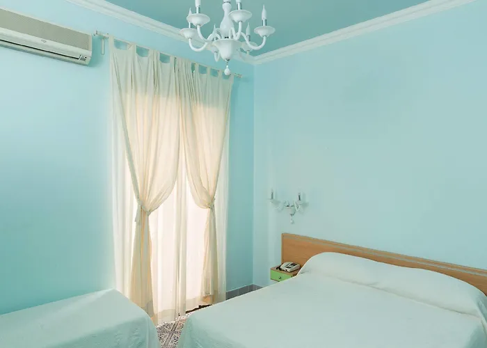 オテル ネフェレ 3* ジャルディーニ・ナクソス