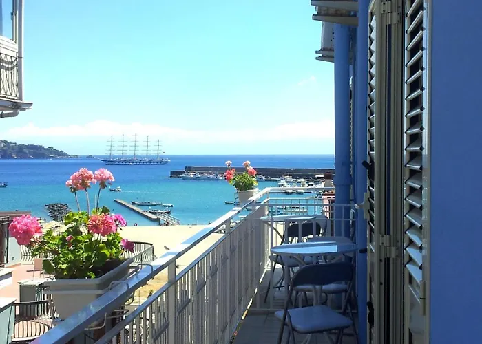 オテル ネフェレ 3* ジャルディーニ・ナクソス