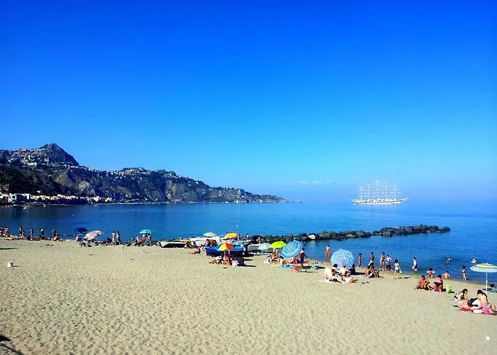 Nefele Giardini Naxos