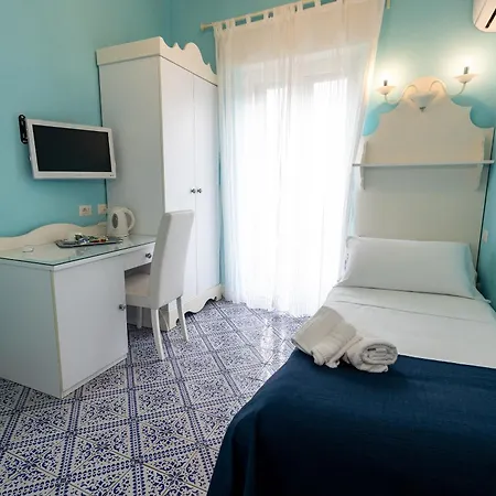 Hotel Nefele Giardini Naxos