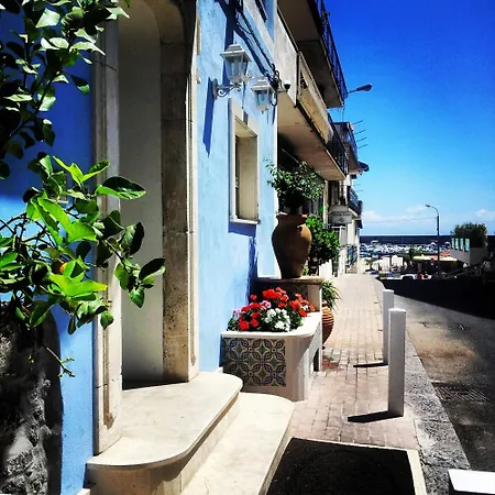 Nefele Hotel 3*